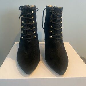 Adrienne Vittadini Suede Booties Black Lace-Up Ankle Boots. Size 8